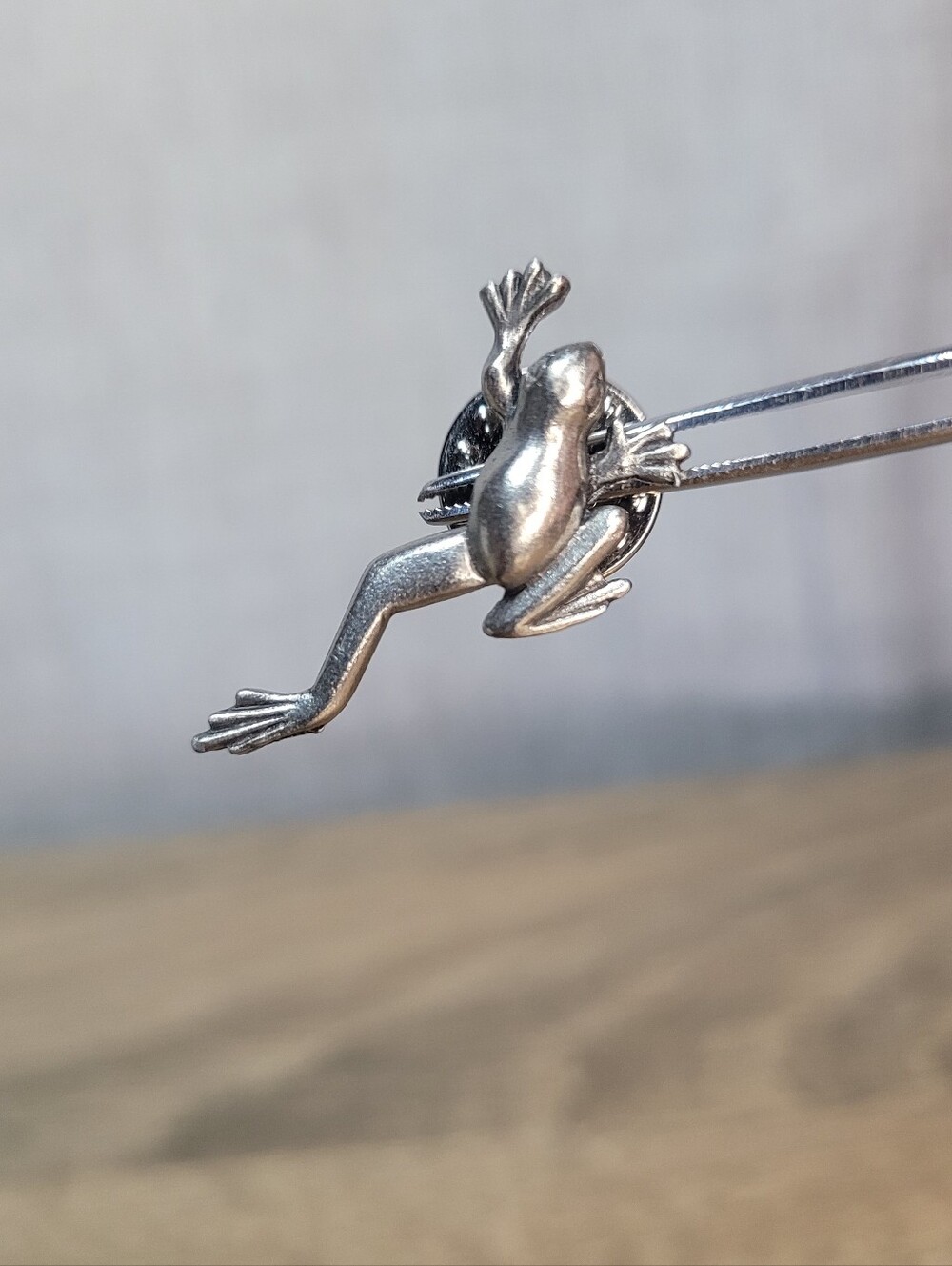 Vintage Signed CLIFT Frog Pin Brooch Lapel Toad Amphibian Animal Silver Tone